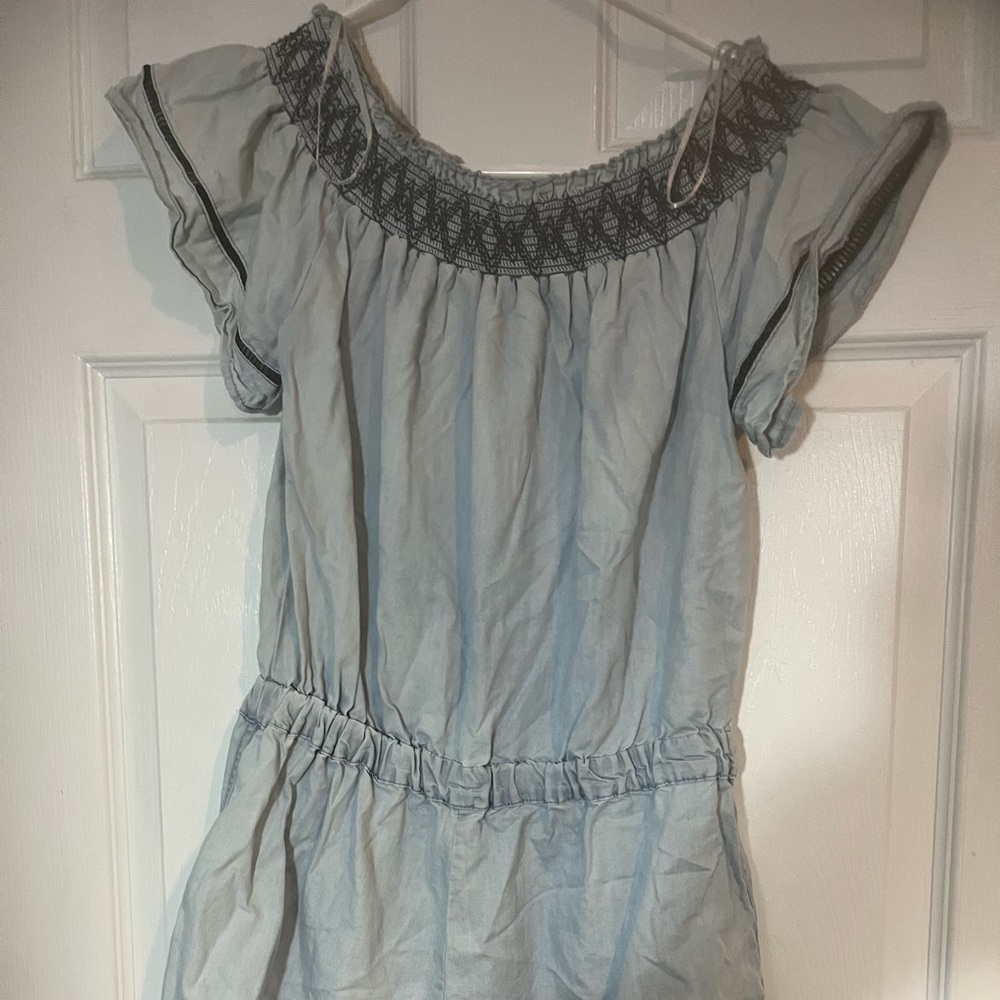 Light blue romper size medium